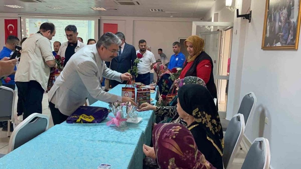 Osmaniye Valisi Yılmaz: Anneler günü huzurevinde kutlandı