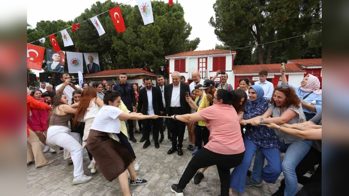 Kepez Belediyesi'nden Anneler Günü kutlaması: Başkan Kocagöz, 'Anneler, dünyamızın en değerli varlıkları'