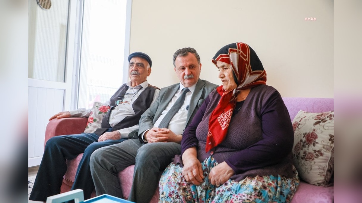 Yunusemre Belediye Başkanı Balaban, şehit annelerini ziyaret etti: Anneler günü'nde vefa örneği