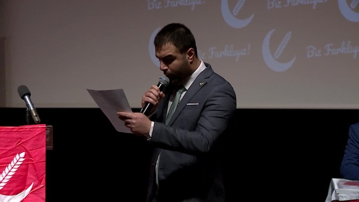 Erbakan: Gençler evlenemiyor, çünkü işsiz, umutsuz ve hedefsiz