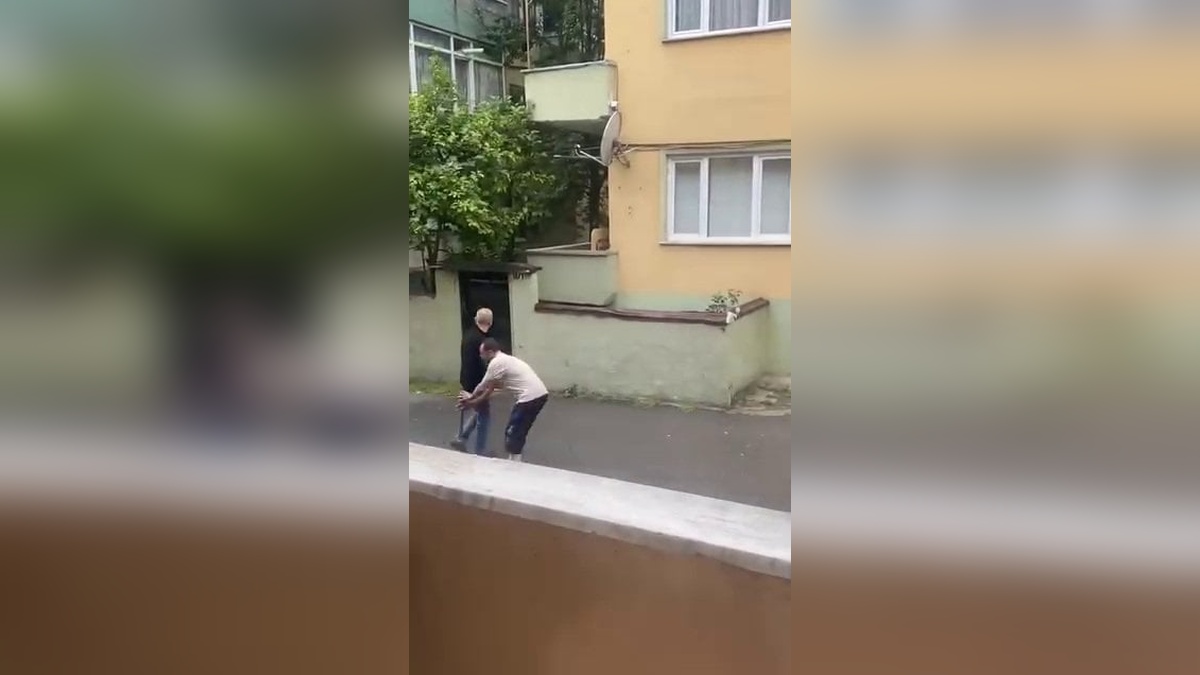 Sakarya'da egzoz gürültüsüne balyozlu ve tabancalı tepki