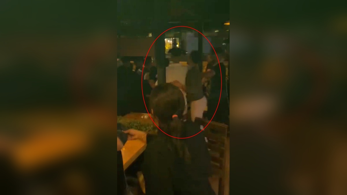 Bursa'da eğlence mekanında kavga: 'Yan bakma' tartışması tekme ve yumruklara dönüştü