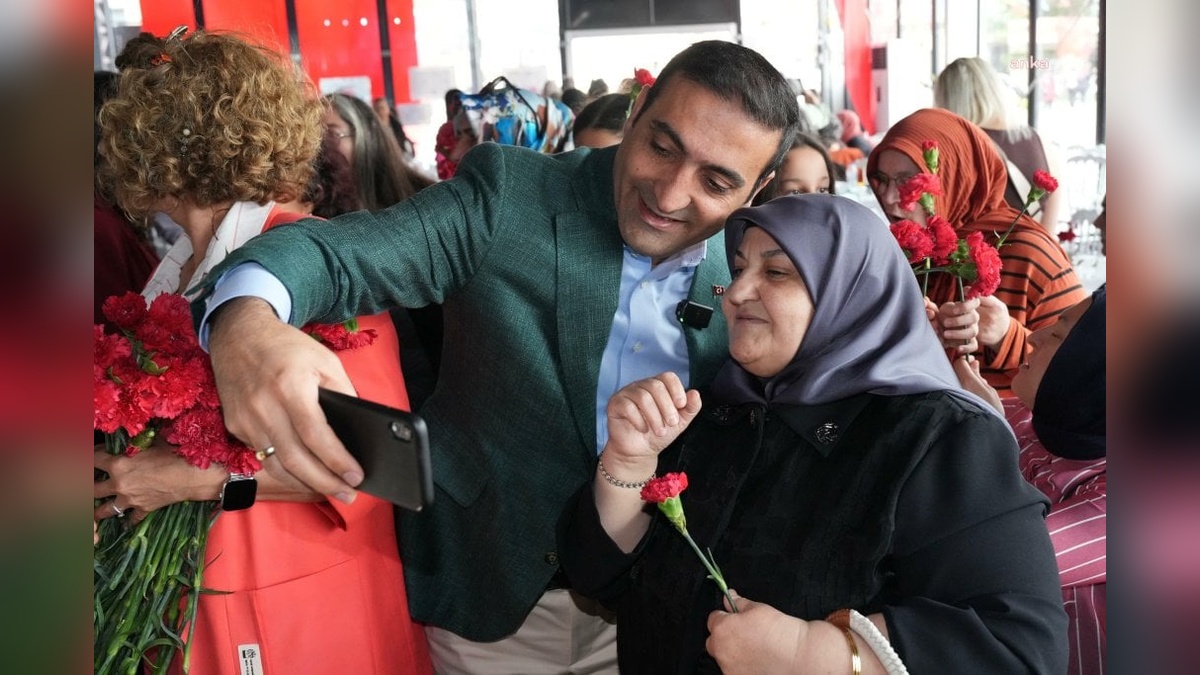 İstanbul Beyoğlu'nda Anneler Günü coşkusu
