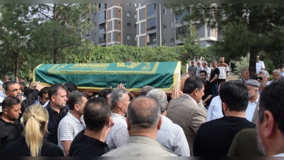 Batman İl Başkanı Tekik son yolculuğuna uğurlandı: Barış türküsünü hep birlikte yazacağız