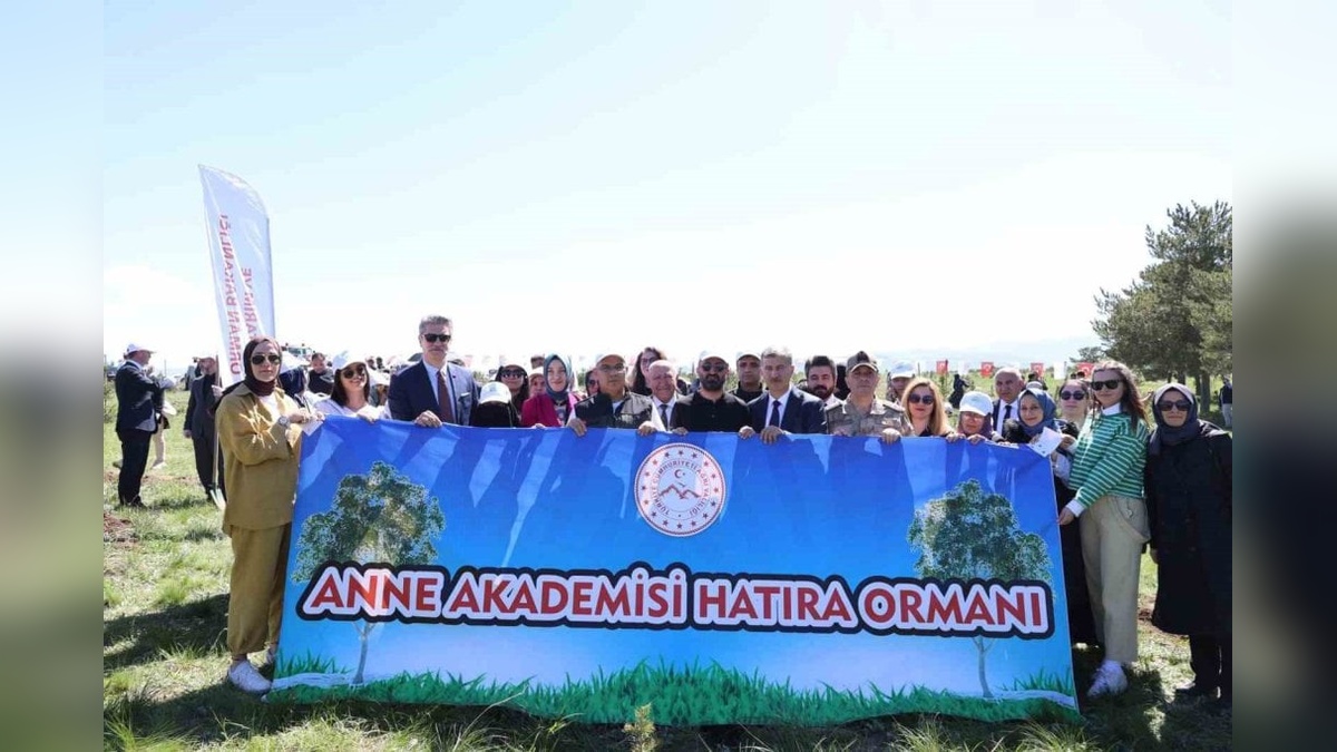 Ağrı'da Anneler Günü'nde anlamlı etkinlik: 'Anne Akademisi Hatıra Ormanı'na fidan dikimi