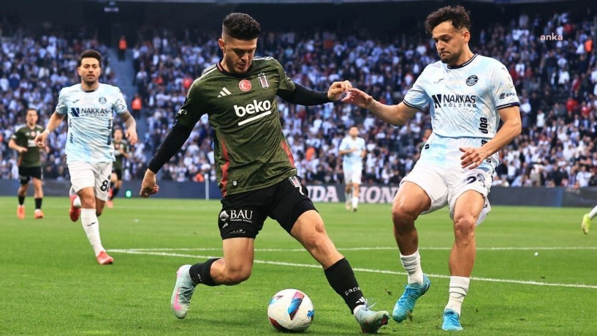 Beşiktaş, ligde üçüncü sırayı güle oynaya aldı