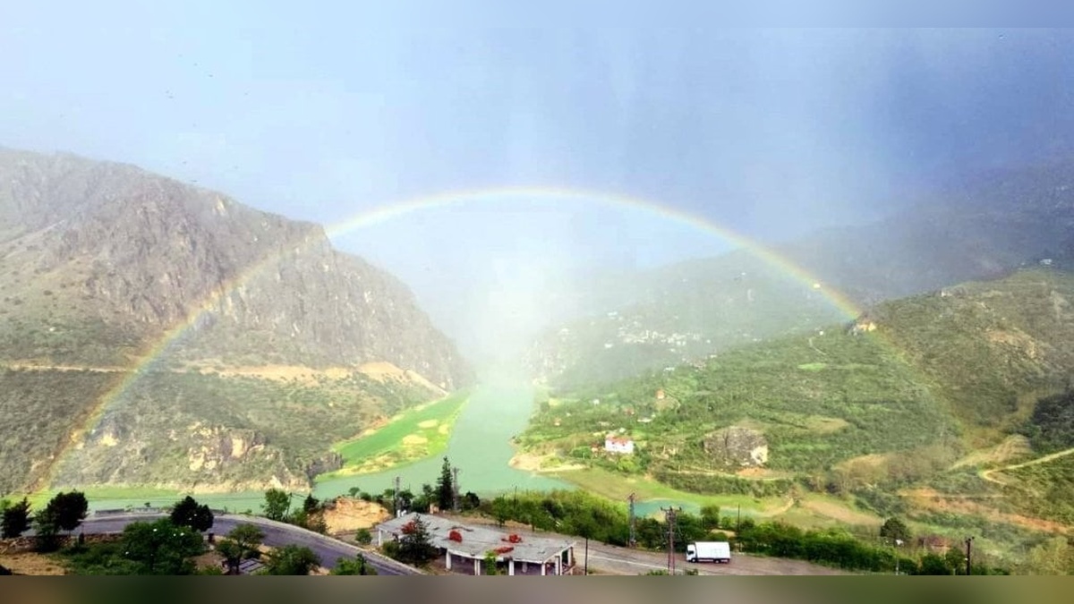 Kemaliye'de yağmur sonrası gökkuşağı: Doğa harikası