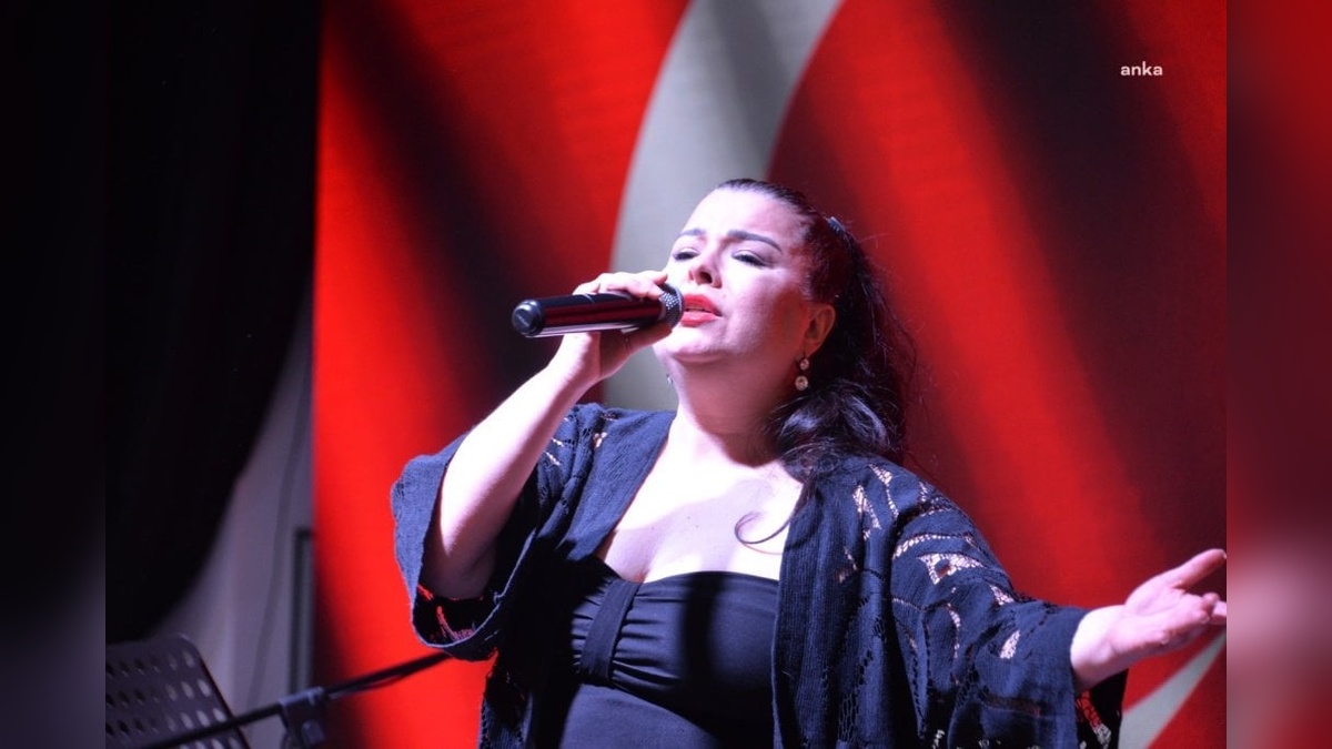 Bozüyük Belediyesi'nden Anneler Günü kutlaması: Sanatçı Birsen sahne aldı