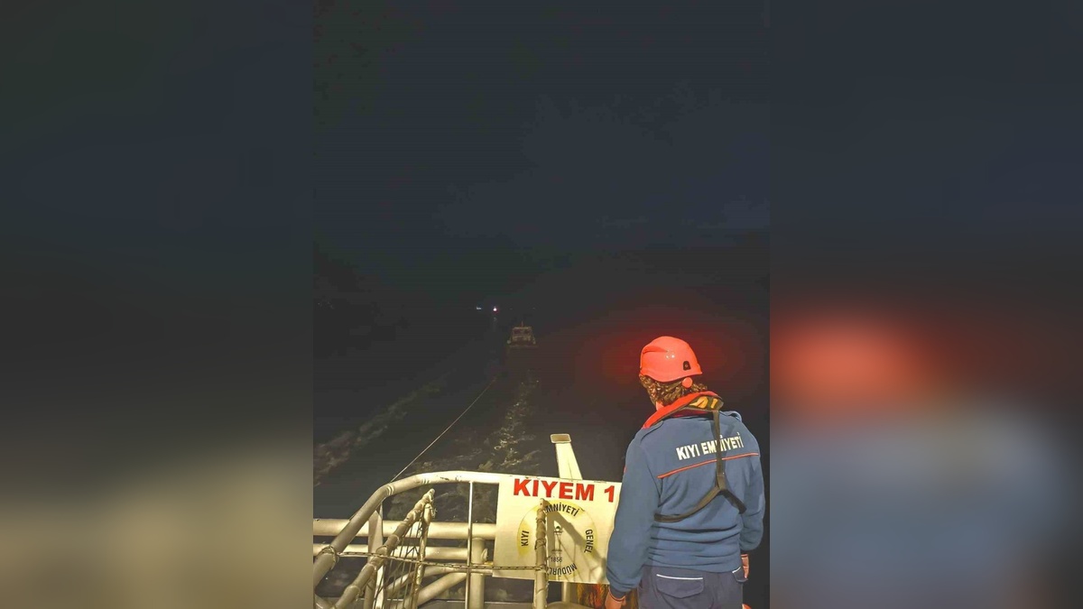 Çanakkale Boğazı'nda makine arızası: Tekne kurtarıldı