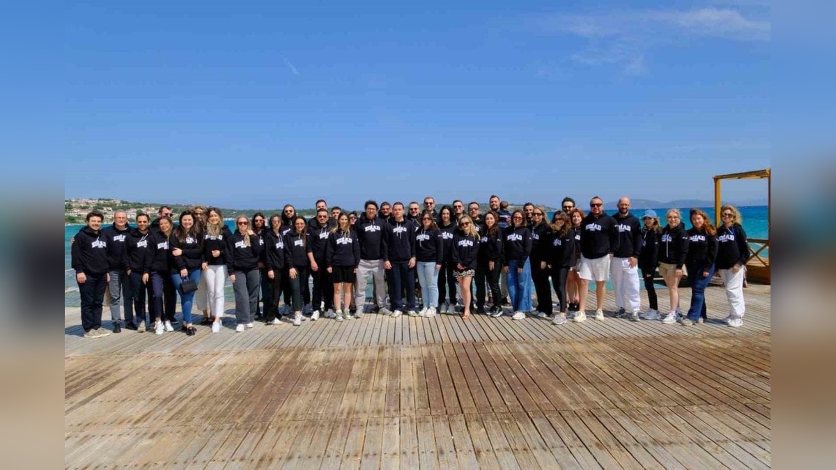 Ege Genç İş İnsanları Derneği yeni üyeleriyle Çeşme'de buluştu