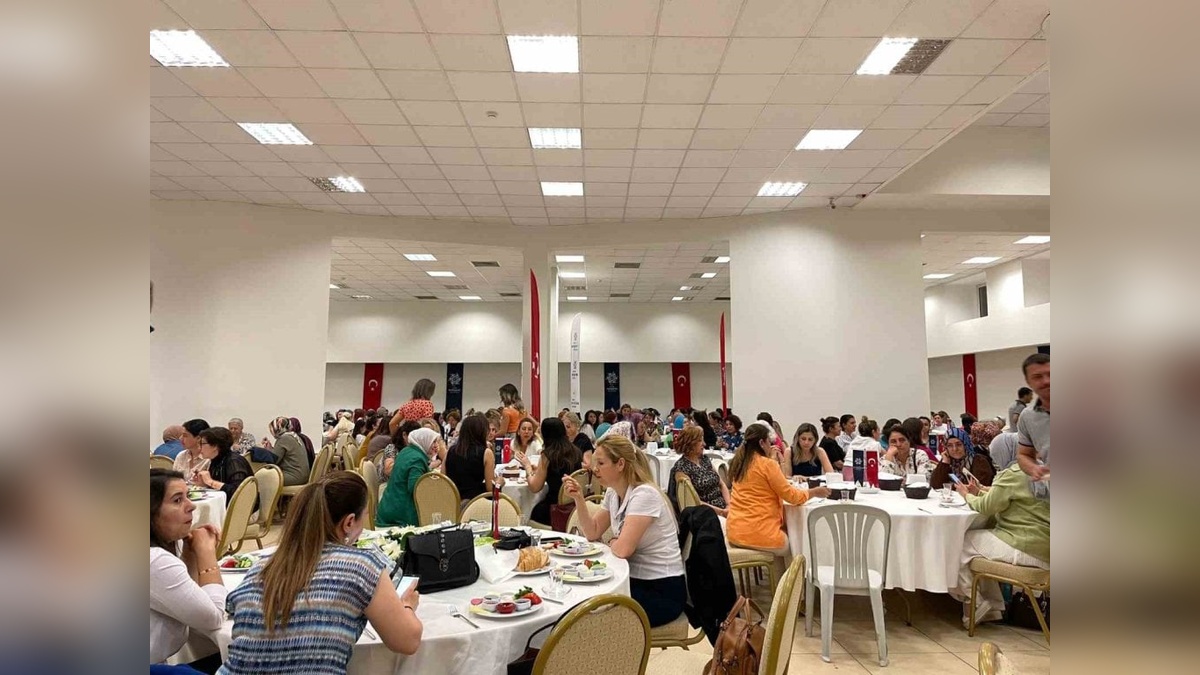 Aydın Büyükşehir Belediyesi, Anneler Günü'nü coşkuyla kutladı