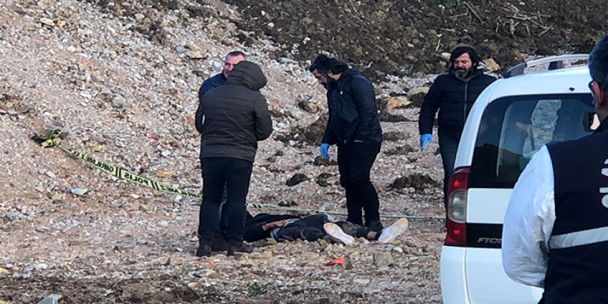 Bursa'da ağzı bantlı, bıçaklanarak öldürülmüş erkek cesedi bulundu