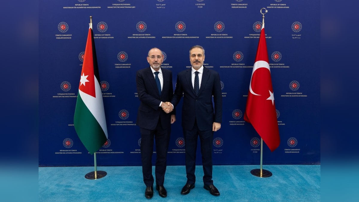 Ankara'da Türkiye-Ürdün-Suriye zirvesi: Bakan Fidan, mevkidaşı Safedi ile görüştü