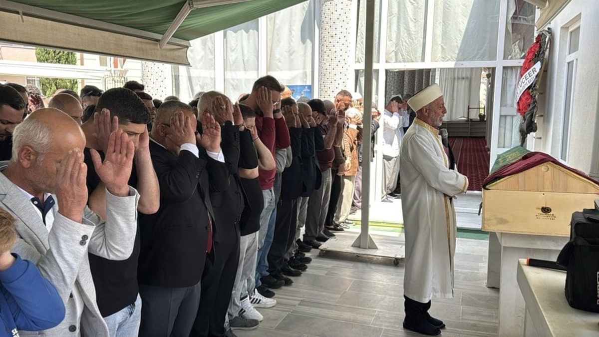 Tekirdağ'da acı veda: Çanakkale kazası kurbanı Aynur Kocabey toprağa verildi