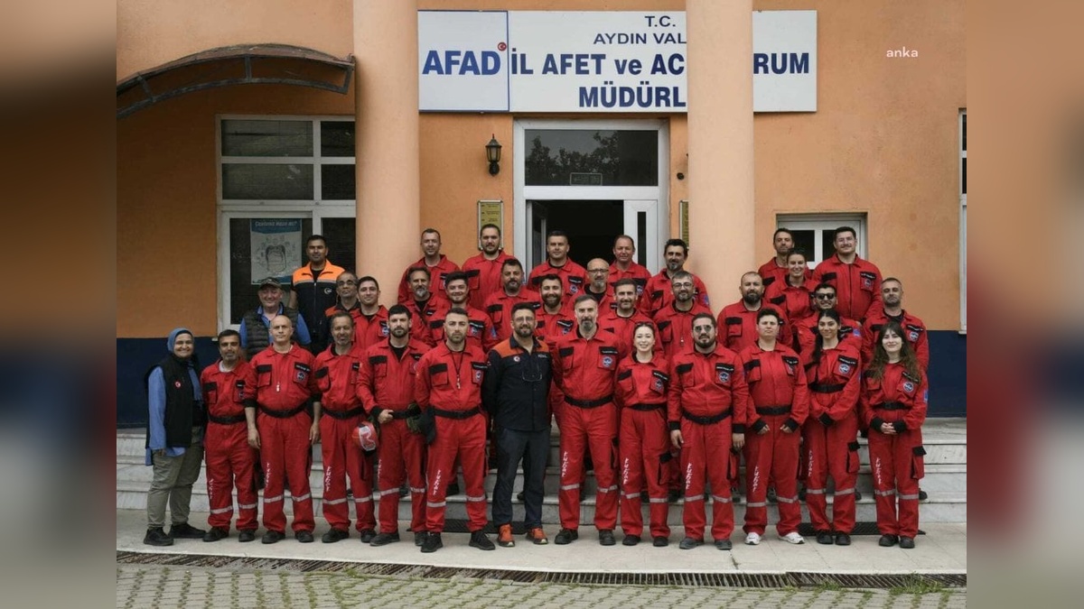 Kuşadası Belediyesi arama kurtarma ekibi: Afet eğitimini başarıyla tamamladı