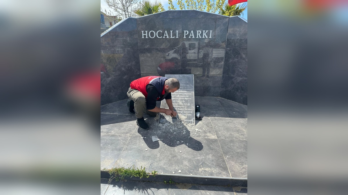 Karasu'da Hocalı Katliamı şehitleri anıtına saldırı