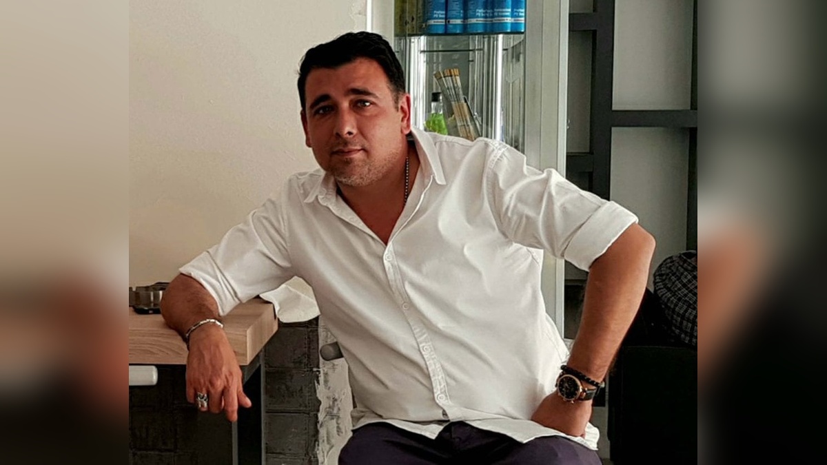 Denizli'de feci kaza: Şerit değiştiren otomobil, motosikletli sürücüye çarptı