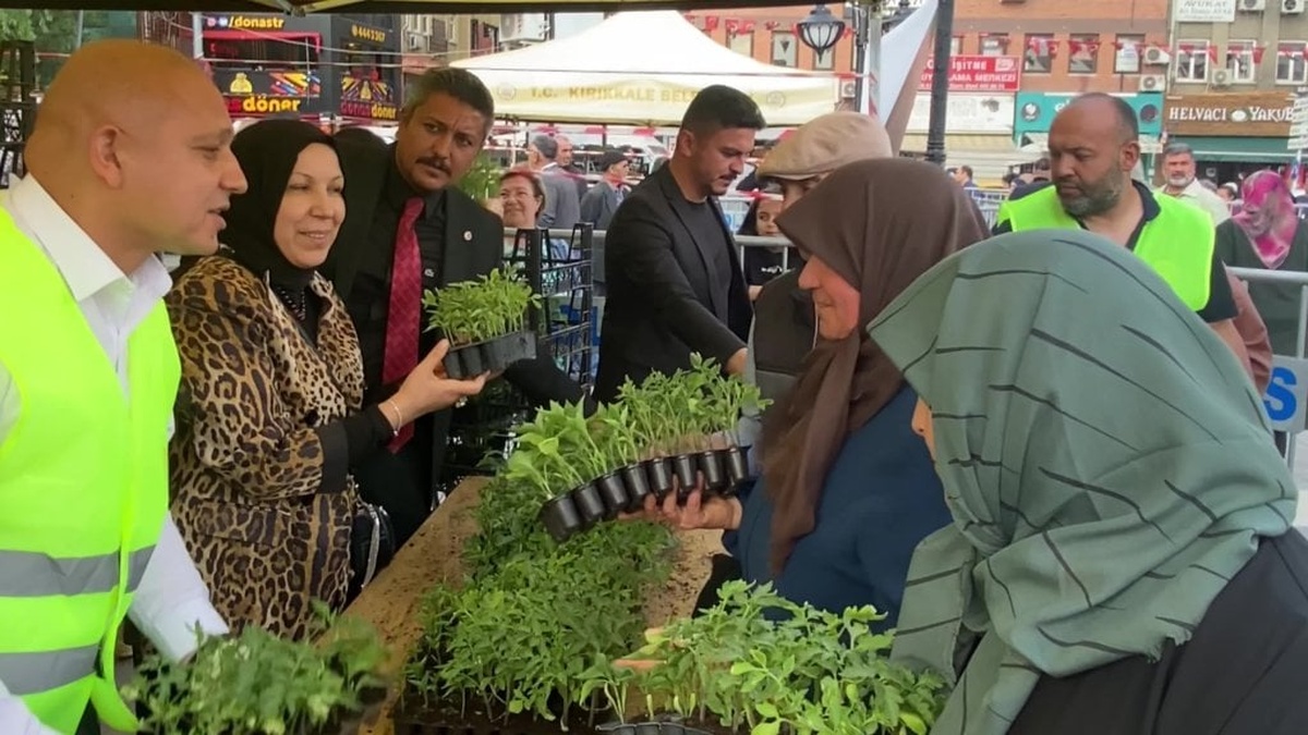 Kırıkkale Belediyesi'nden çiftçilere 200 bin fide desteği