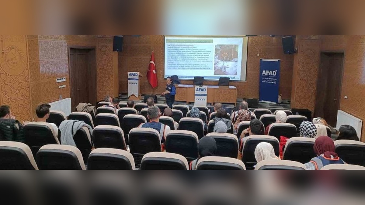 Bayburt'ta AFAD gönüllüsü eğitimleri başladı