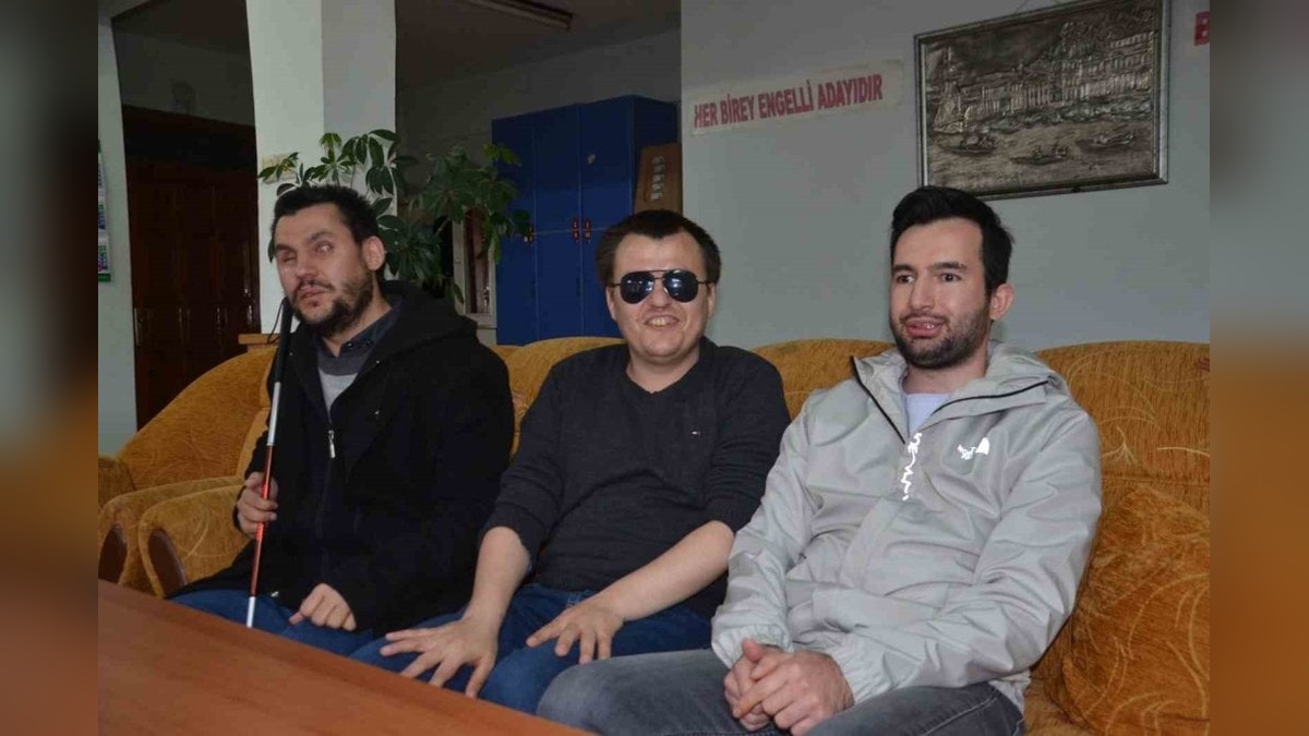 Samsun'da görme engelli vatandaşlardan banka ve noterlere tepki: Tanık zorunluluğu mağduriyet yaratıyor