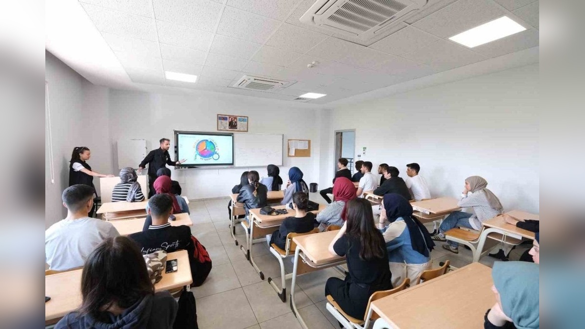 Bursa Büyükşehir Belediyesi'nden gençlere afet farkındalık eğitimi