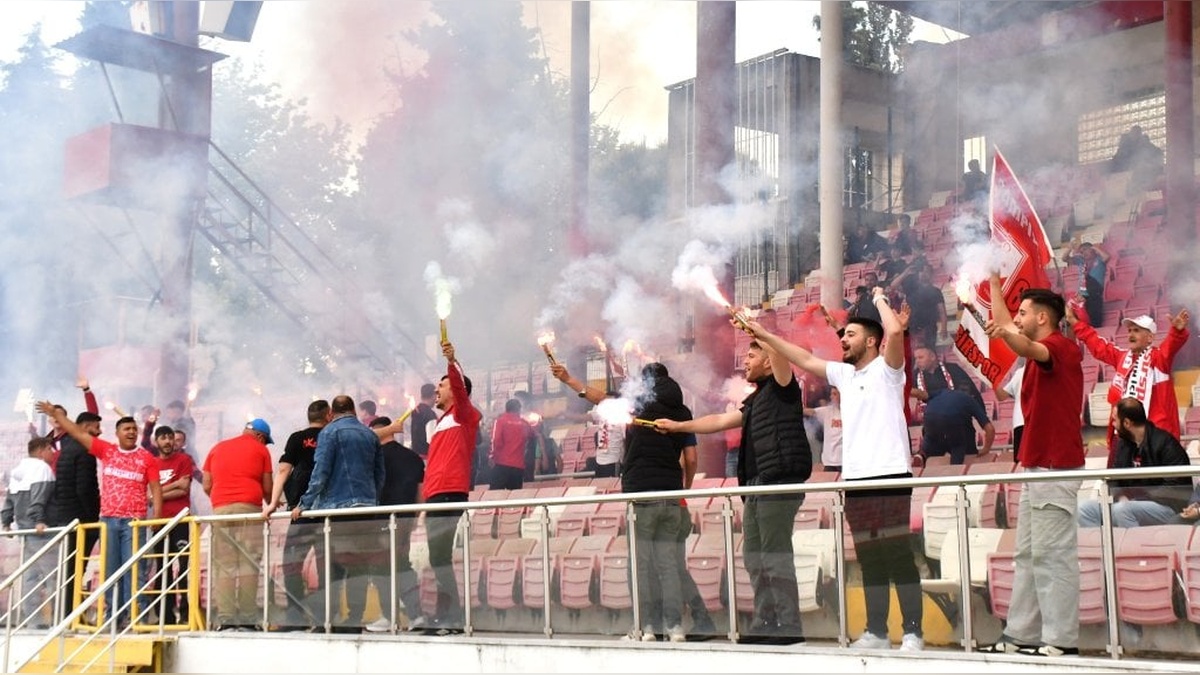 Balıkesirspor taraftarından Play-Off maçı öncesi moral desteği