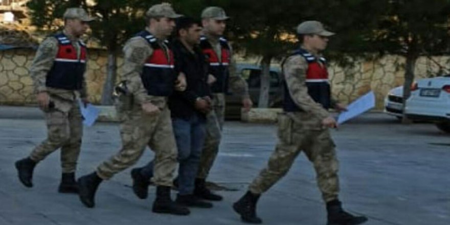 Girdiği evden zeytinyağı çaldı