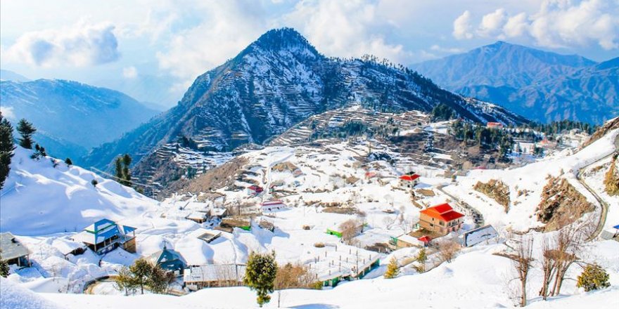 Pakistan'da rekor kar yağışı 14 can aldı