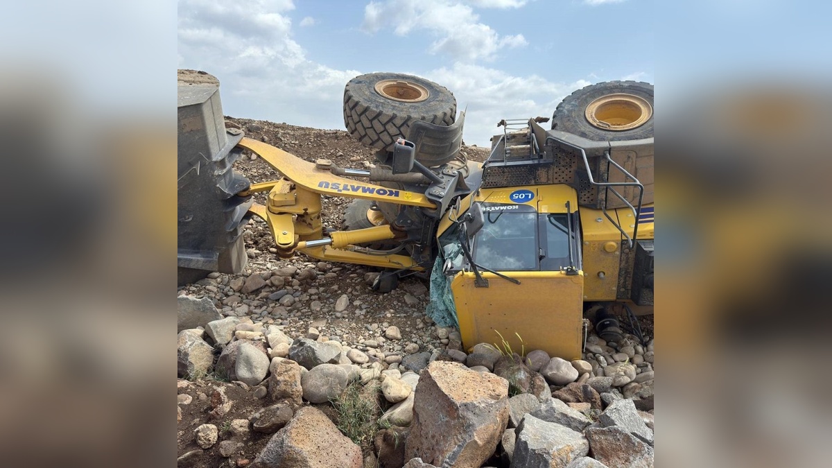 Hatay'da iş makinası kazası: Sürücü yaralandı