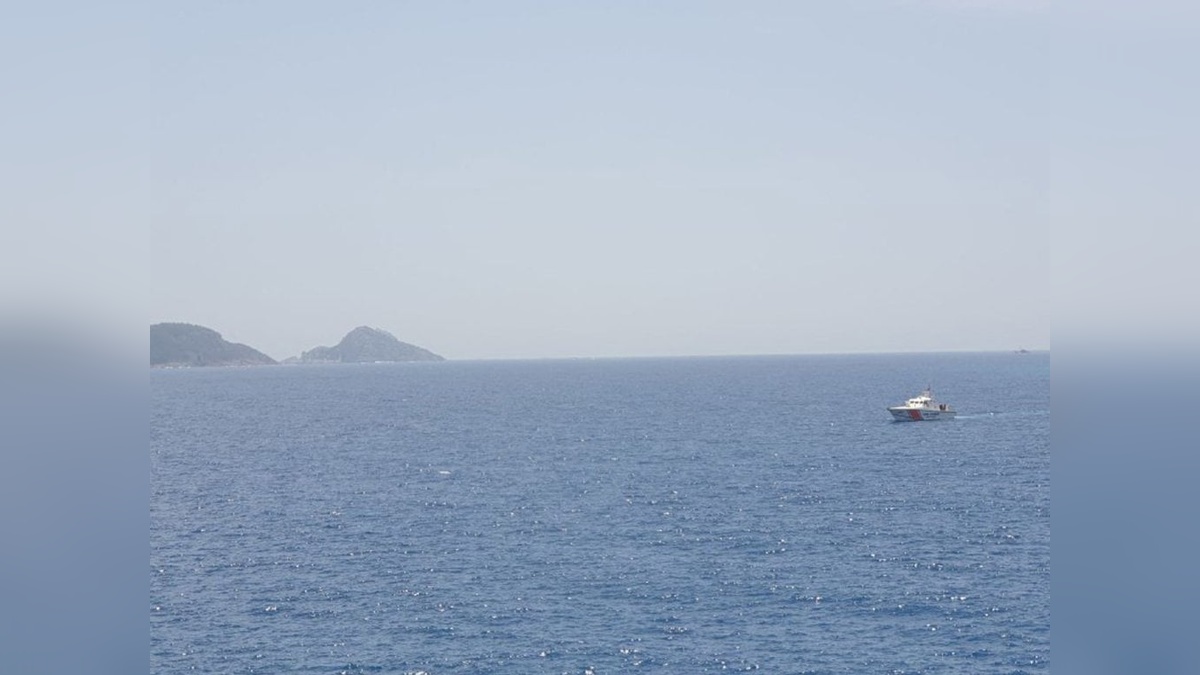 Antalya açıklarında helikopter acil iniş yaptı: 4 personel hastaneye kaldırıldı