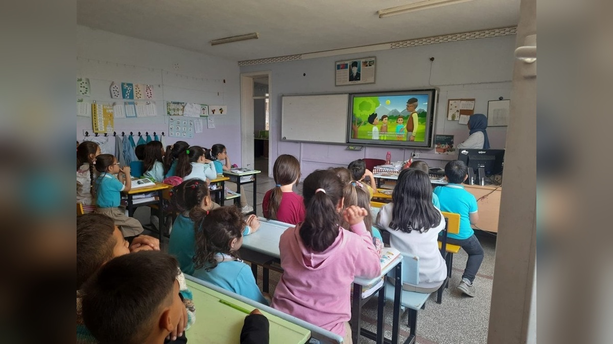 Kula'da öğrencilere KKKA ve hijyen eğitimi verildi