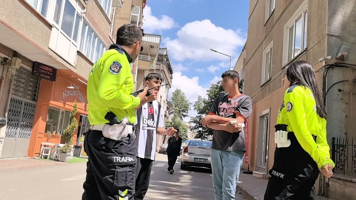 İnegöl'de bıçaklı saldırı: Motosikletli saldırgan 15 yaşındaki çocuğu yaraladı