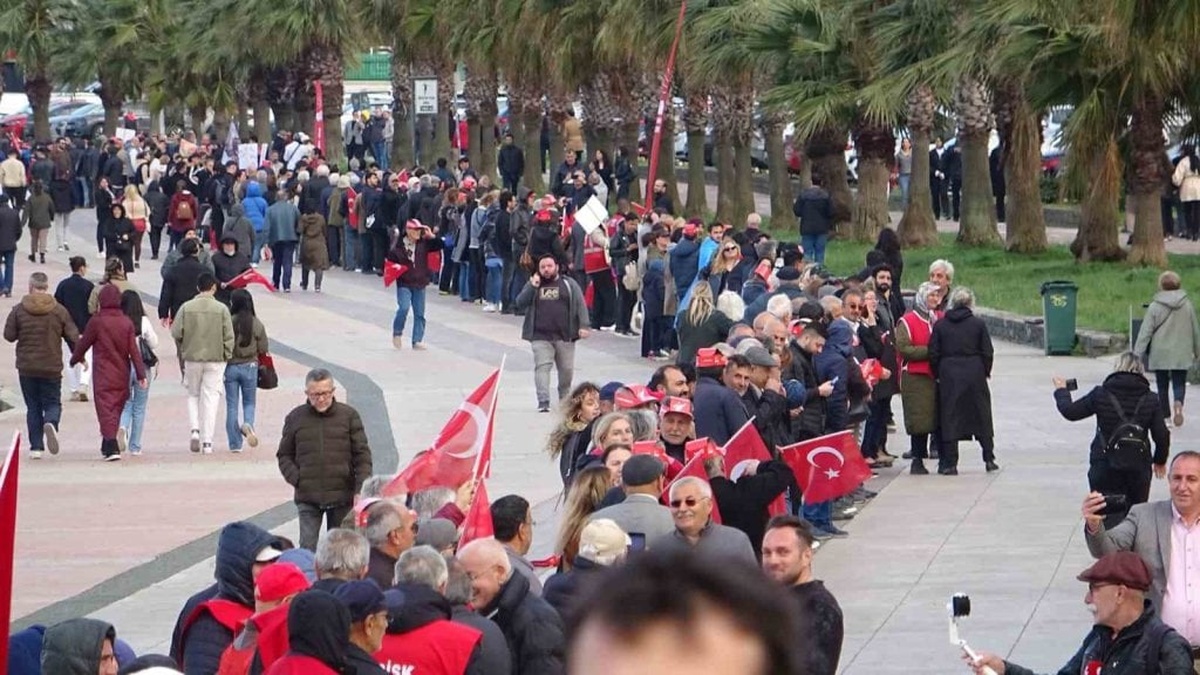 Samsun'da Ekrem İmamoğlu için 'Adalet Zinciri' etkinliği