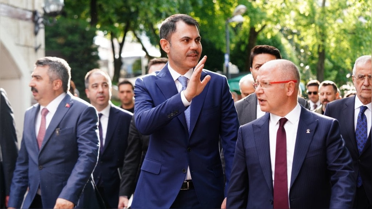 Bursa Çarşı esnafı, Bakan Kurum'u ağırladı: Tarihi bölgeye nefes aldıran proje