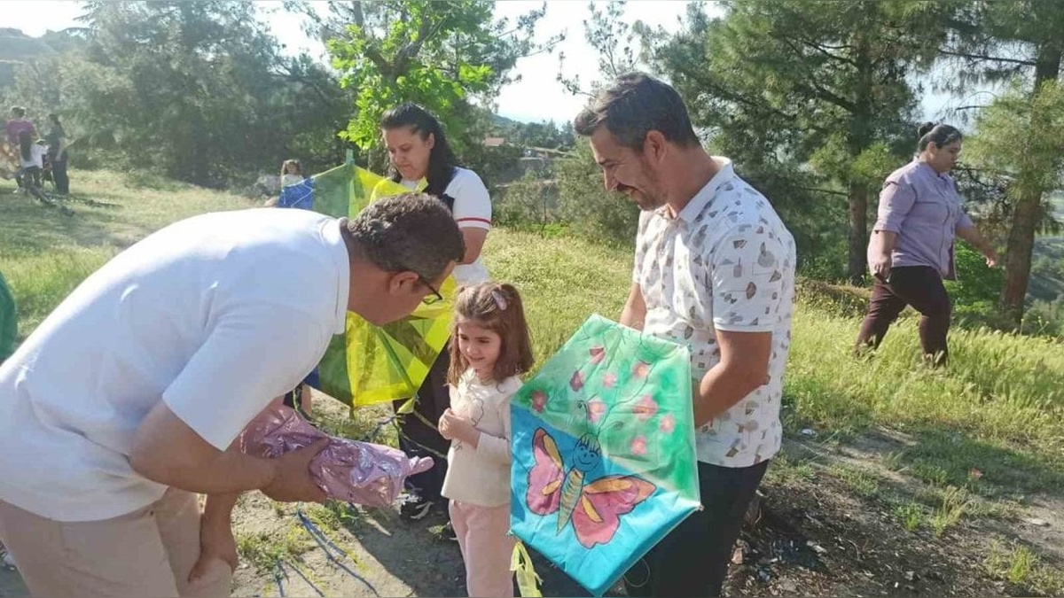 Manisa Sarıgöl'de Geleneksel uçurtma şenliği coşkuyla kutlandı