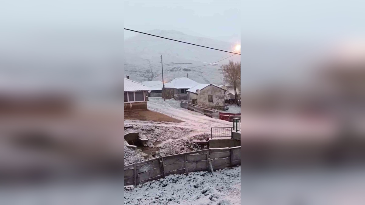 Balahor Yaylası'nda Mayıs ayında kar yağışı: Tarihi İpekyolu beyaza büründü