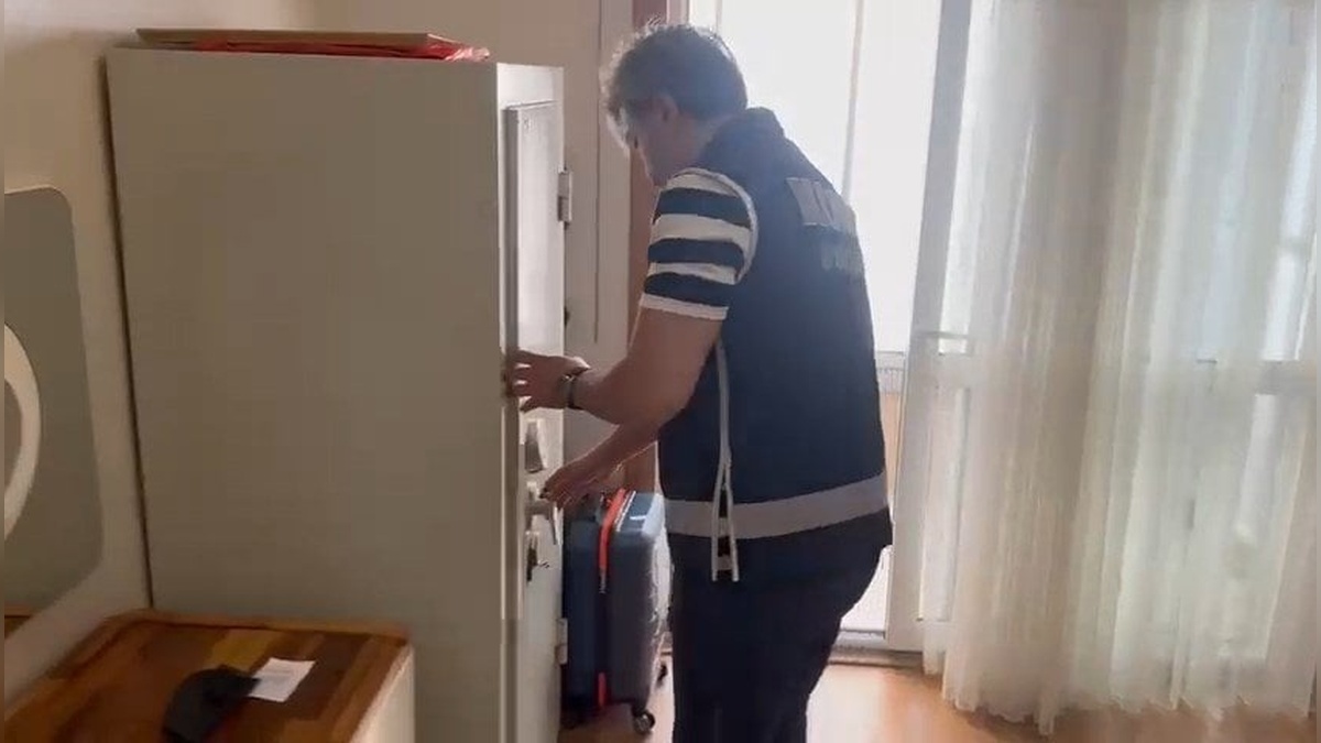 Bursa'da operasyon: Tarihi eser kaçakçısından binin üzerinde sikke ele geçirildi