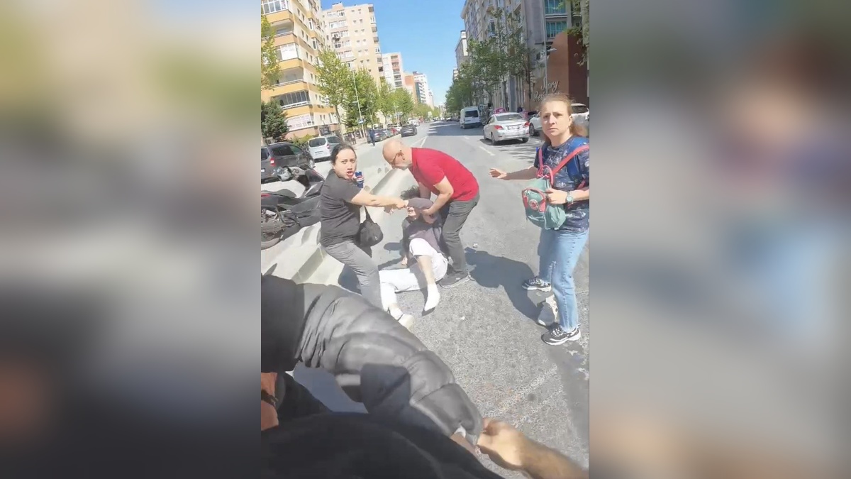 Esenyurt'ta yaya geçidi kavgası: Sürücü, yayaya saldırdı