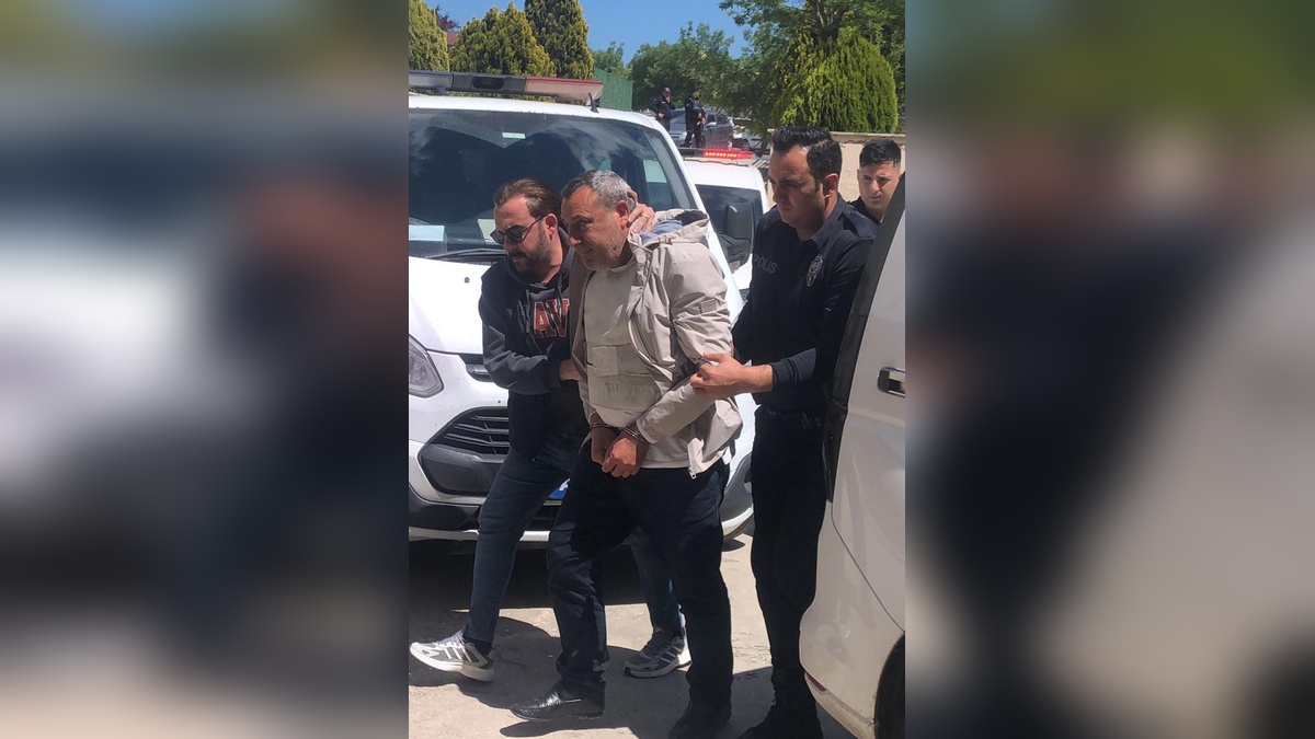 Tekirdağ'da üvey oğlu tarafından eve ateş açılan baba, oğlunu pompalı tüfekle öldürdü