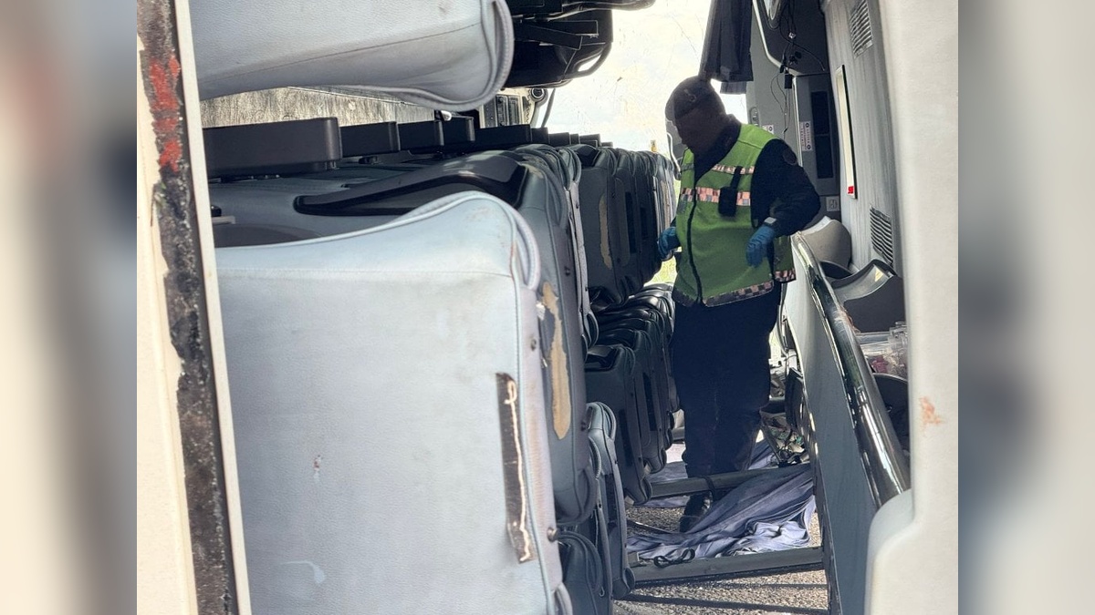 Konya'da yolcu otobüsü devrildi: 14 yaralı