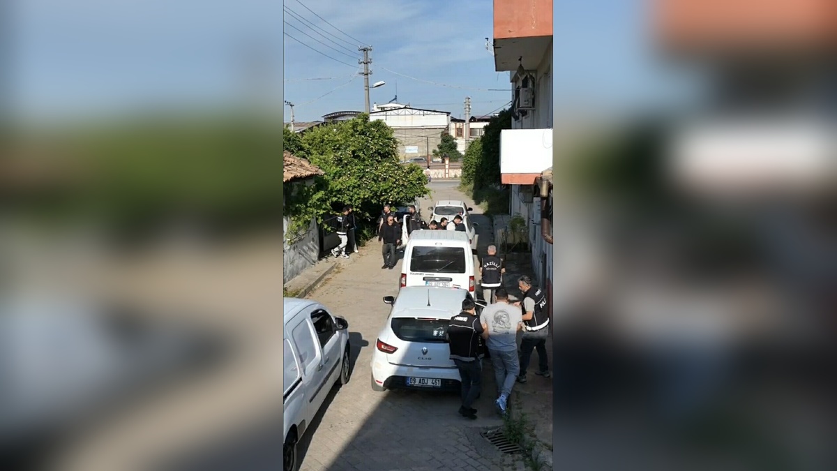 Aydın'da uyuşturucu operasyonu: Baba ve üç oğlu tutuklandı