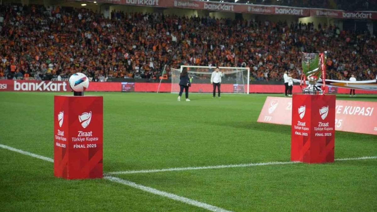 Ziraat Türkiye Kupası finalinde Galatasaray, Trabzonspor'a karşı 1-0 öne geçti