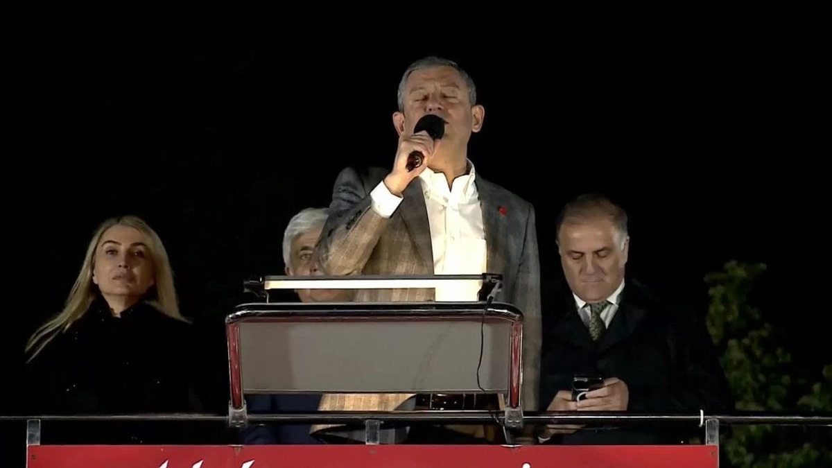 CHP lideri Özel: 20 milyon imzaya ulaştık