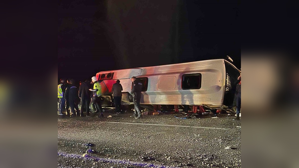 Kahramanmaraş'ta minibüs kazası: 1 ölü, 19 yaralı