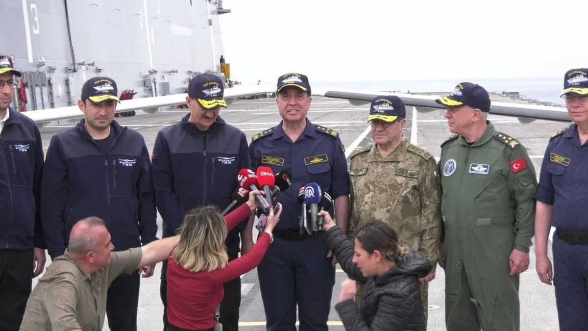 Akdeniz'de Deniz Kurdu-II/2025 tatbikatı: TB-3 İHA'lar TCG Anadolu'dan havalandı