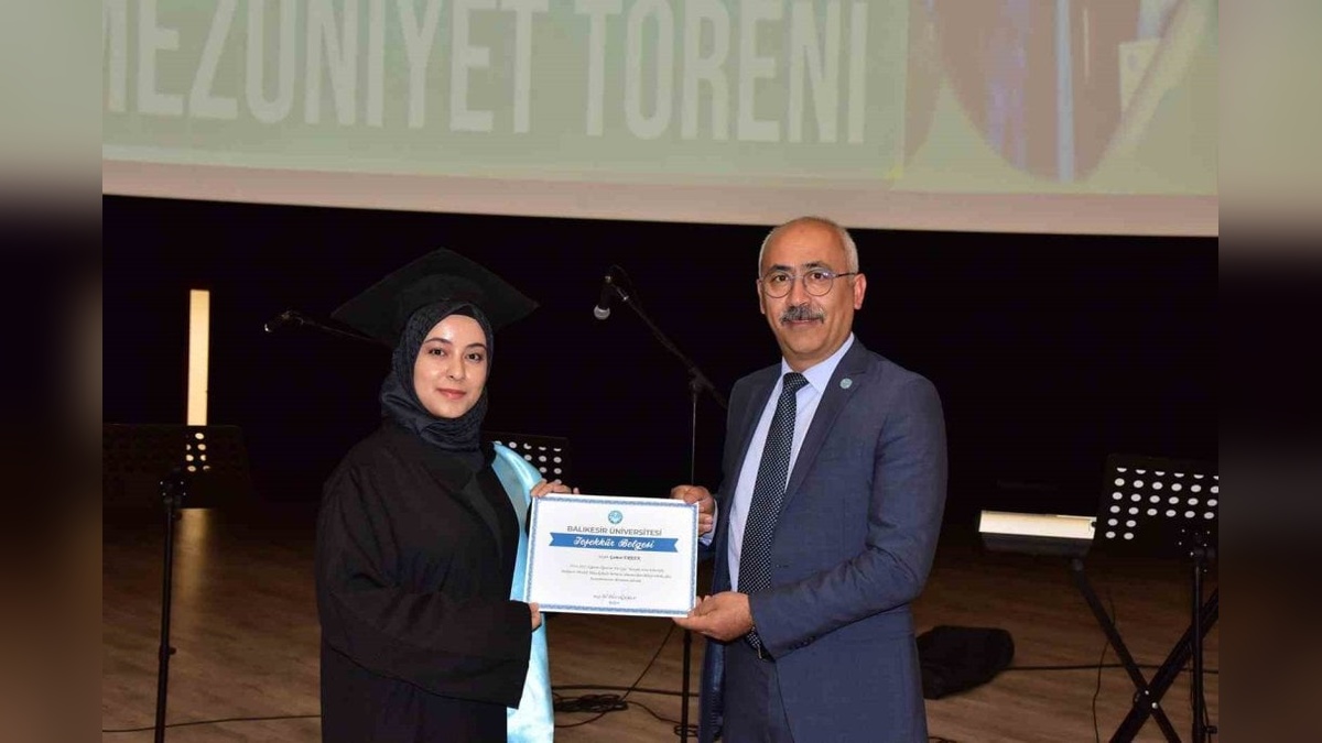 Balıkesir MYO'da mezuniyet heyecanı