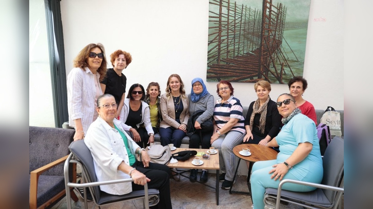 Konak Belediye Başkanı Mutlu, Cumhuriyet Kütüphanesi ve Mutluluk Kahvesi’ni ziyaret etti