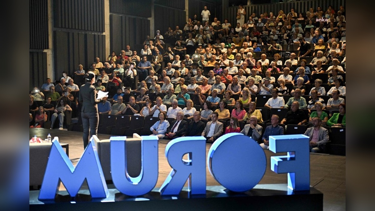 Muratpaşa Belediyesi'nden 'Anayasa Krizi ve Demokratik Ulus Devlet' forumu