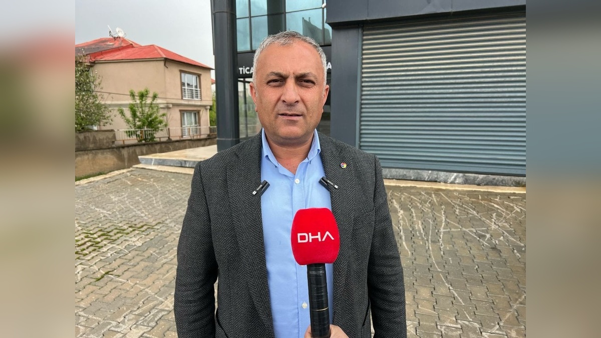 Hakkari'de PKK'nın silah bırakma kararı sevinçle karşılandı: Bölge halkı barışa umut bağladı