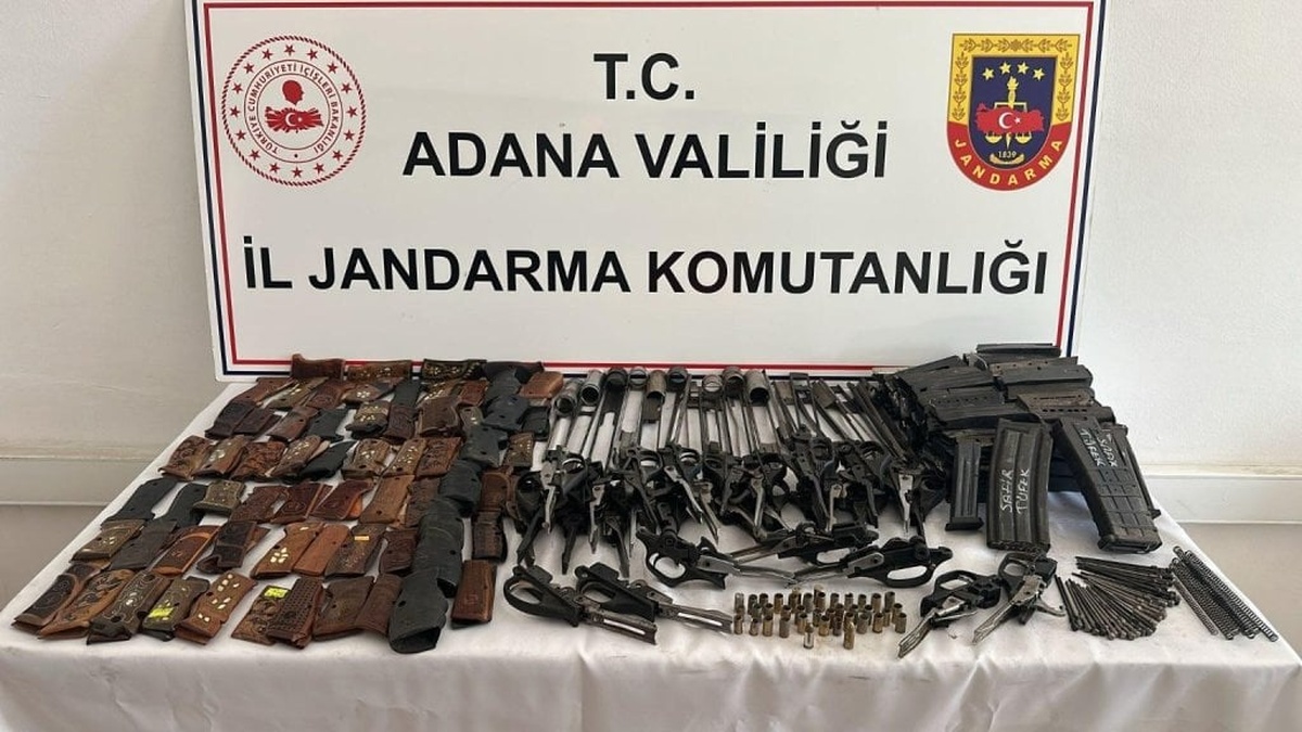 Ceyhan'da yasadışı silah operasyonu: Çok sayıda tabanca parçası ele geçirildi